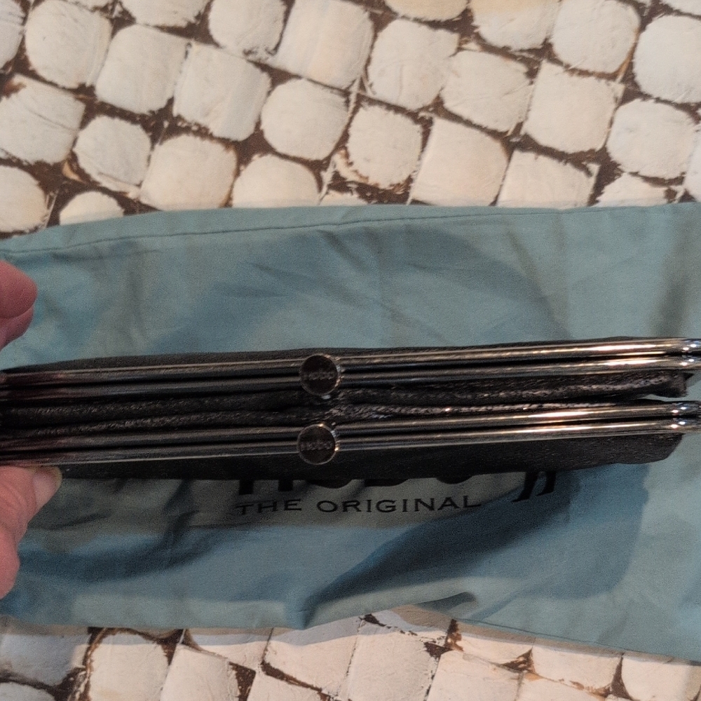 HOBO " The Original" Shimmering Black Leather Clutch And Dust Bag ! - Picture 3 of 16